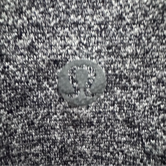 Lululemon Engineered Warmth Long Sleeve Crew in Black / White Sz S - Picture 7 of 9